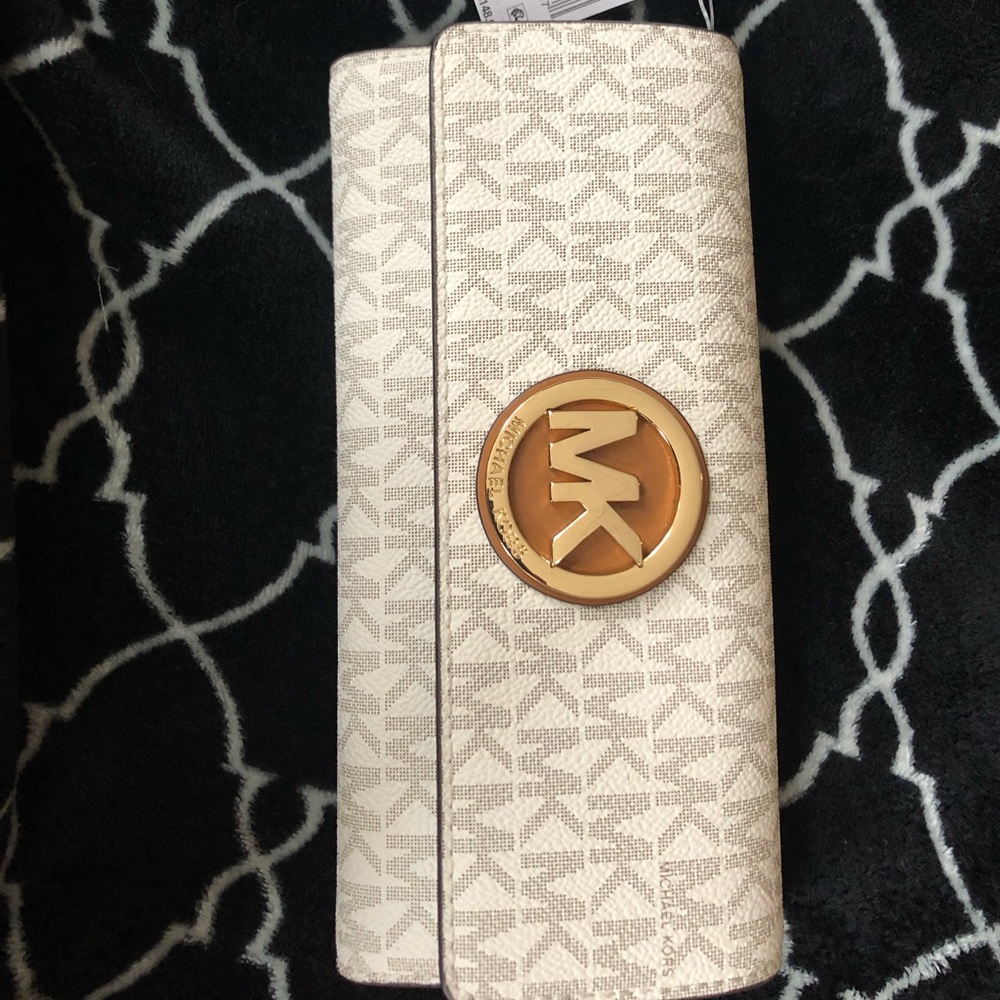 Brand new Michael Kors wallet